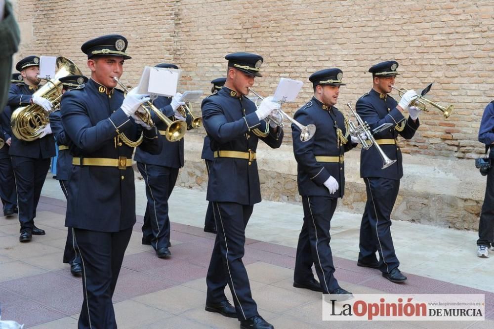 La procesión del Amparo a su salida de San Nicolás