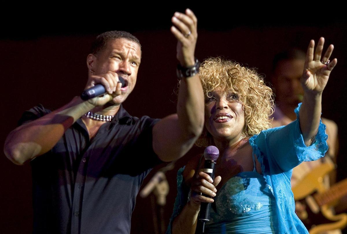 Antonio Terry y Roberta Flack en su concierto en València de 2005.