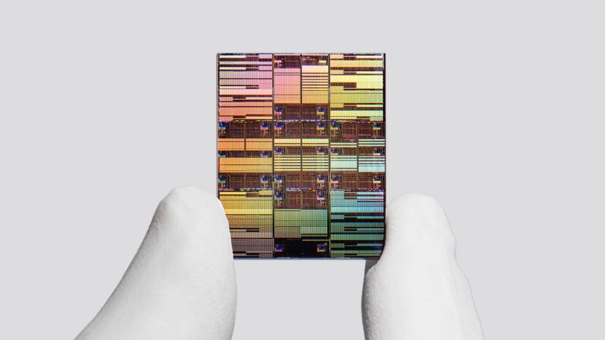 INTELIGENCIA ARTIFICIAL / IBM anuncia la primera tecnología de chip subnanométrico del mundo