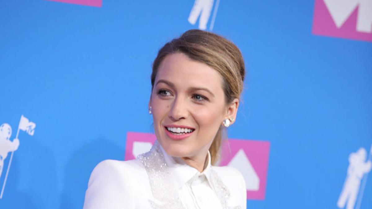 MTV Video Music Awards 2018: Blake Lively con un 'total white' de Ralph &amp; Russo