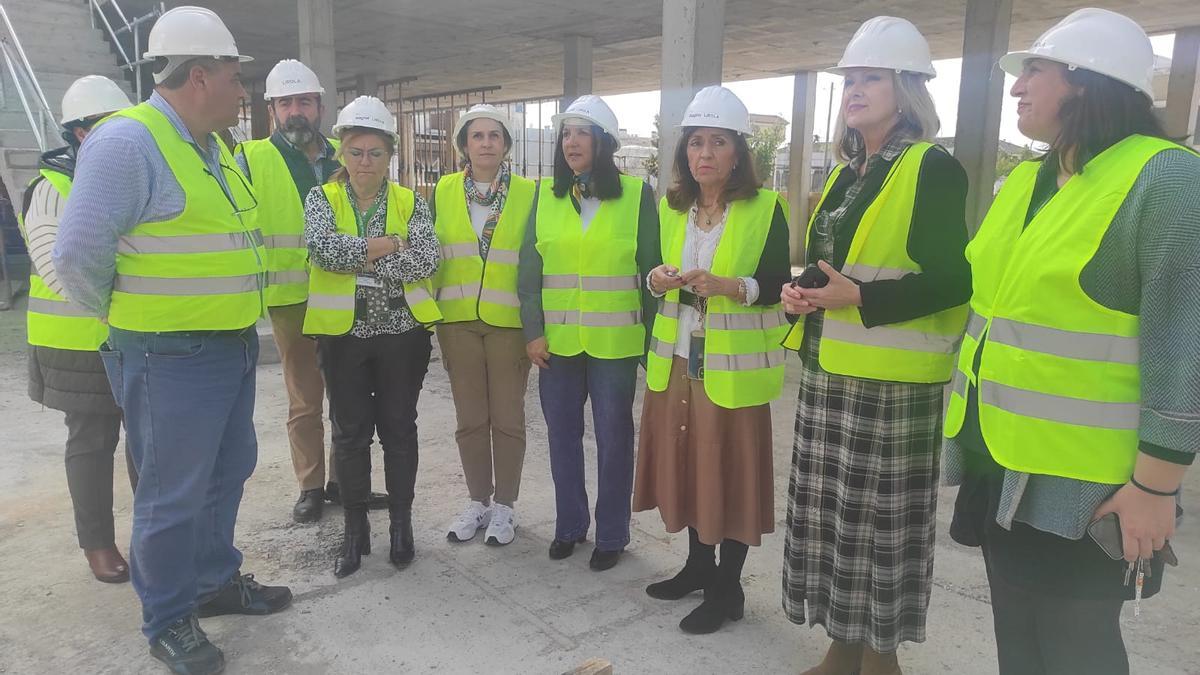 Visita de la delegada de Salud a las obras del centro de salud de Bujalance