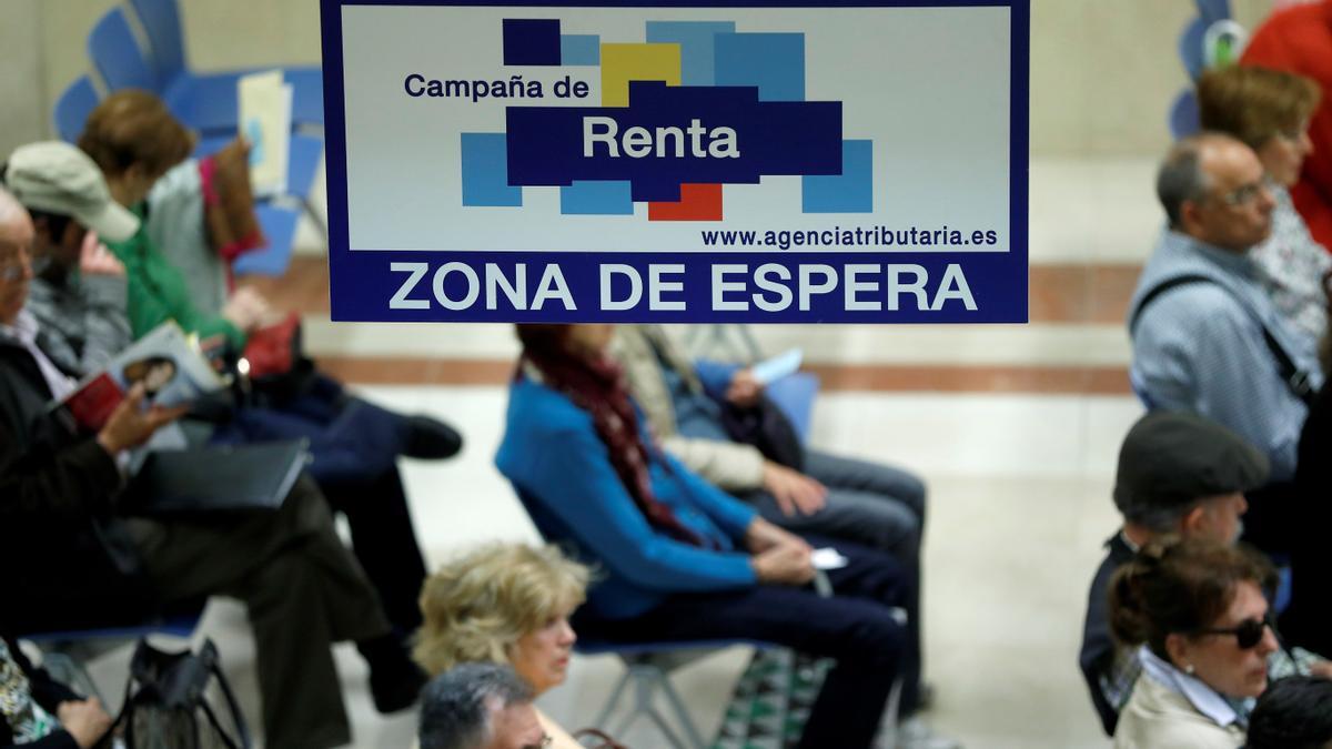 La Generalitat habilita oficinas  temporales para ayudar al contribuyente a realizar la Renta