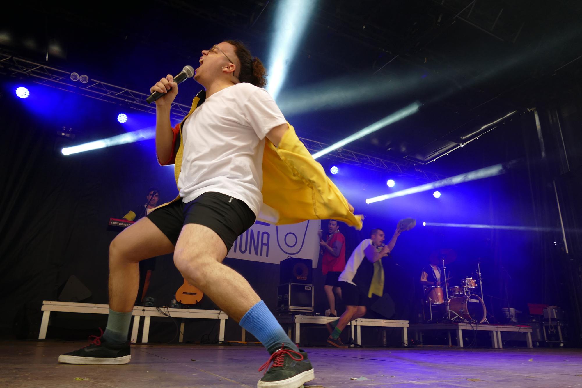 El grup Sardines en Llauna anima la mainada a Figueres