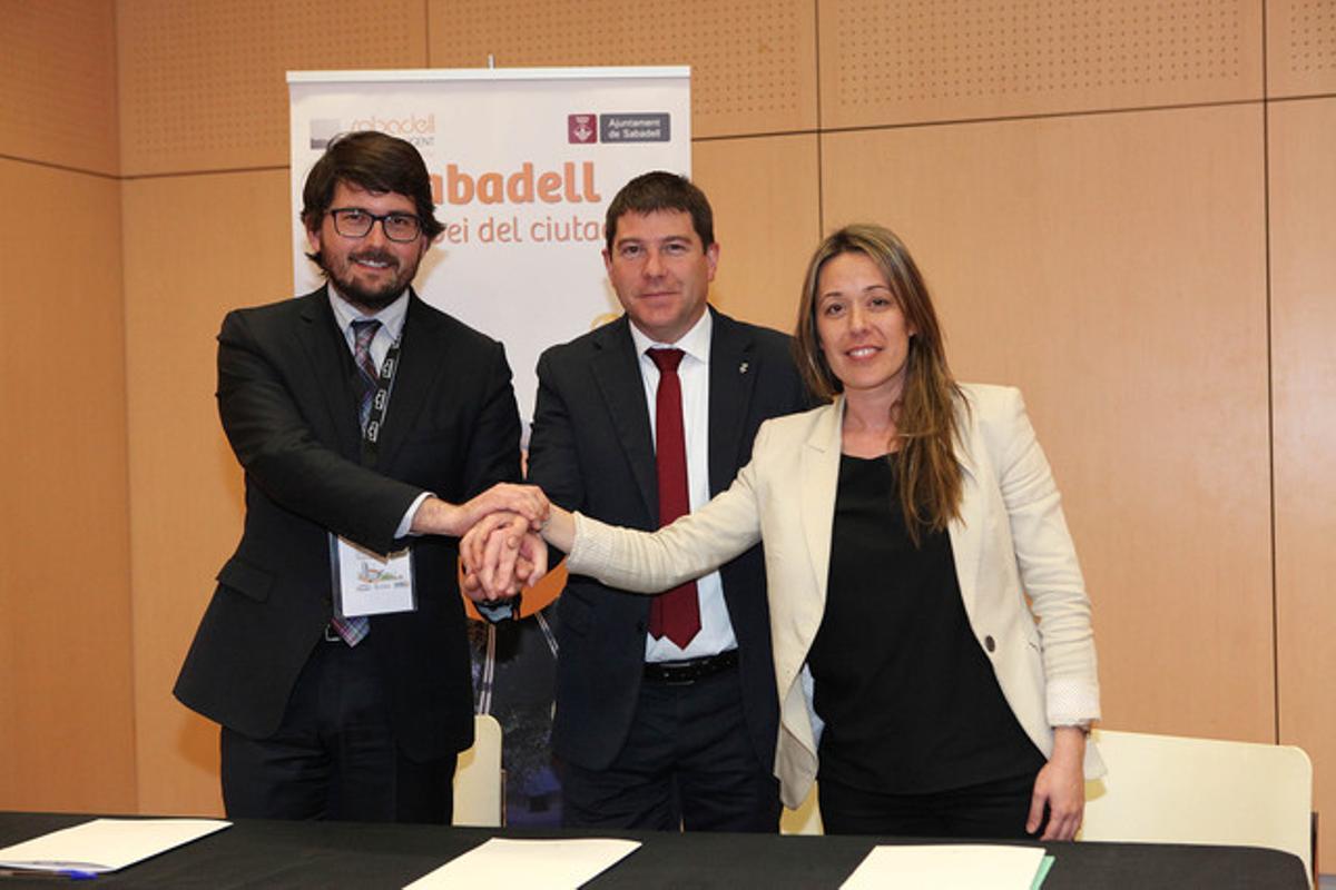 Sabadell, l’Hospitalet i Tarragona firmen un protocol d’intencions per compartir experiències de projectes de ’smart cities’.