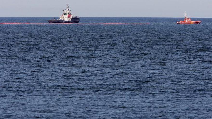 Avistada una mancha de fuel a casi dos kilómetros del puerto de Valencia