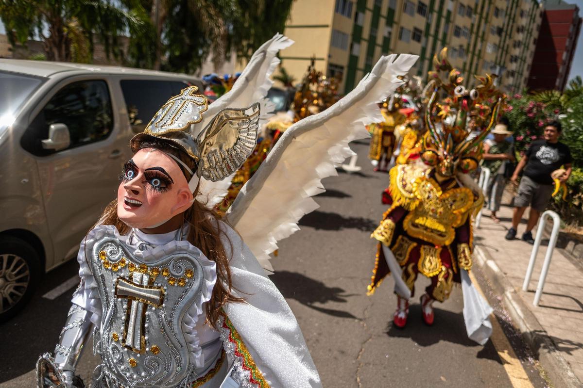 Fiesta de la virgen de Copacabana de la comunidad boliviana en Tenerife
