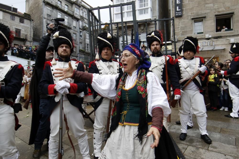 El casco vello acoge la recreación de la gesta histórica ocurrida en 1809 ante un valeroso público que desafió a la persistente lluvia y el viento