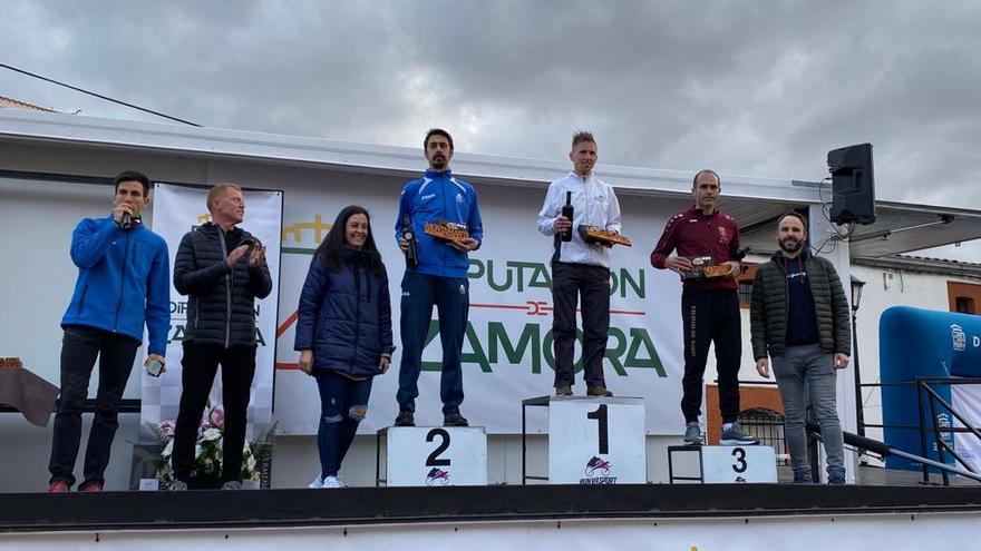 Podio de la primera prueba del Circuito de Cross Diputación de Zamora disputado en Montamarta.