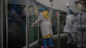 La xifra de contagis continua disparada a Catalunya poques hores abans de la nit de Cap d’Any, amb prop de 4.000 més