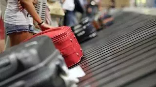 El truco infalible para que tu maleta sea la primera en la cinta del aeropuerto