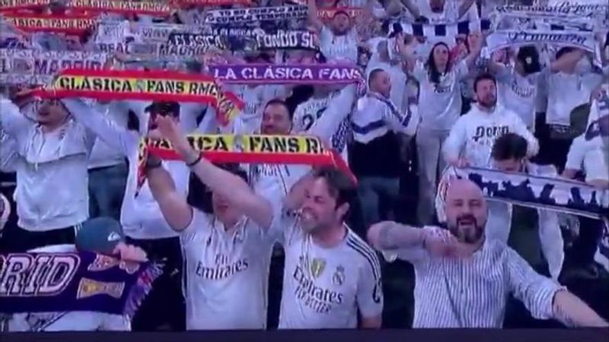 ¡Escándalo! Un aficionado del Madrid pillado haciendo un gesto fascista en el Bernabéu