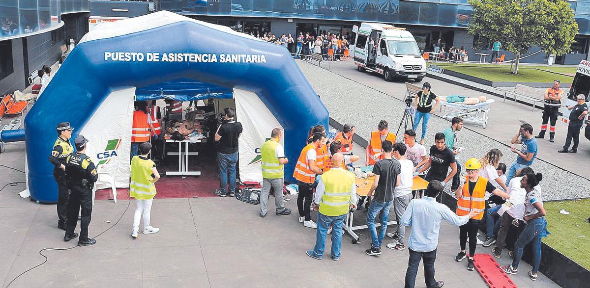 Un ejemplo de simulación (simulacro de accidente de múltiples víctimas).