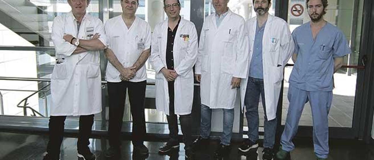 Equipo de cirugía hepatobiliopancreática del hospital universitario Son Espases que realiza las extracciones de hígados.