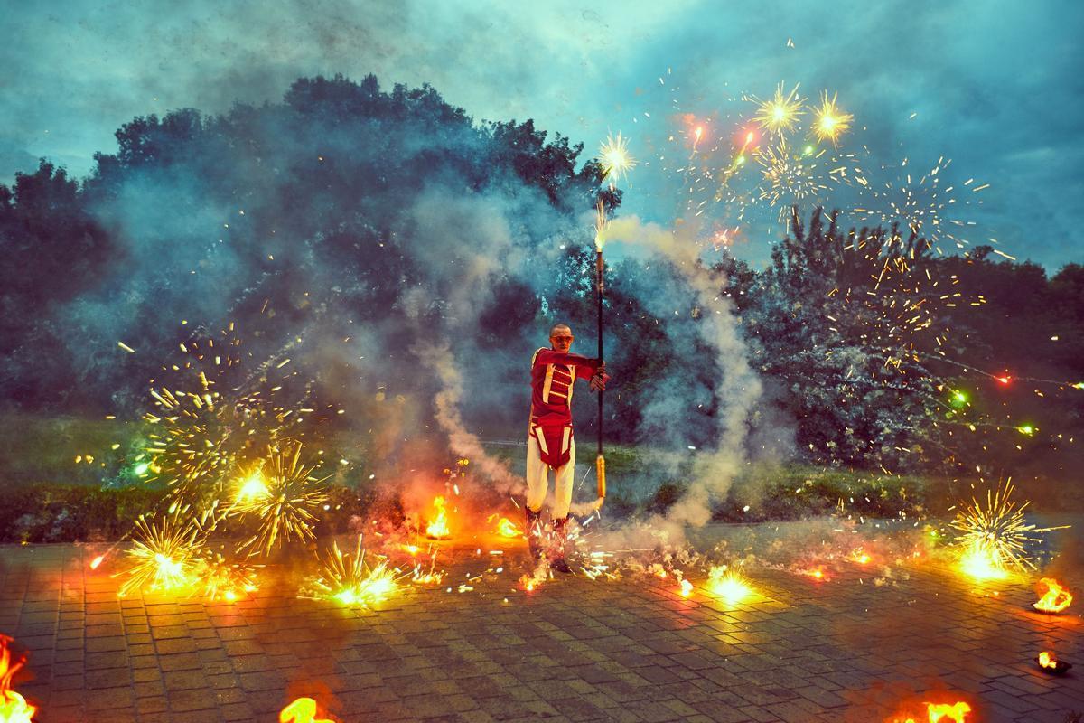 Espectáculo con fuego del festival de Dussehra