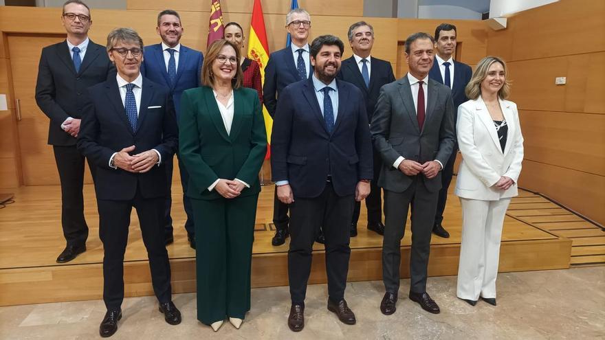 Las nuevas caras del Gobierno de López Miras juran su cargo
