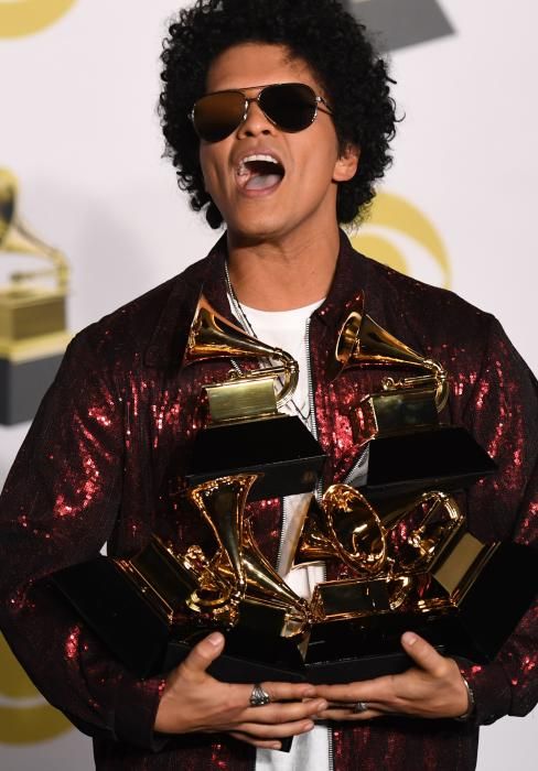 Bruno Mars triunfa en los premios Grammy 2018.