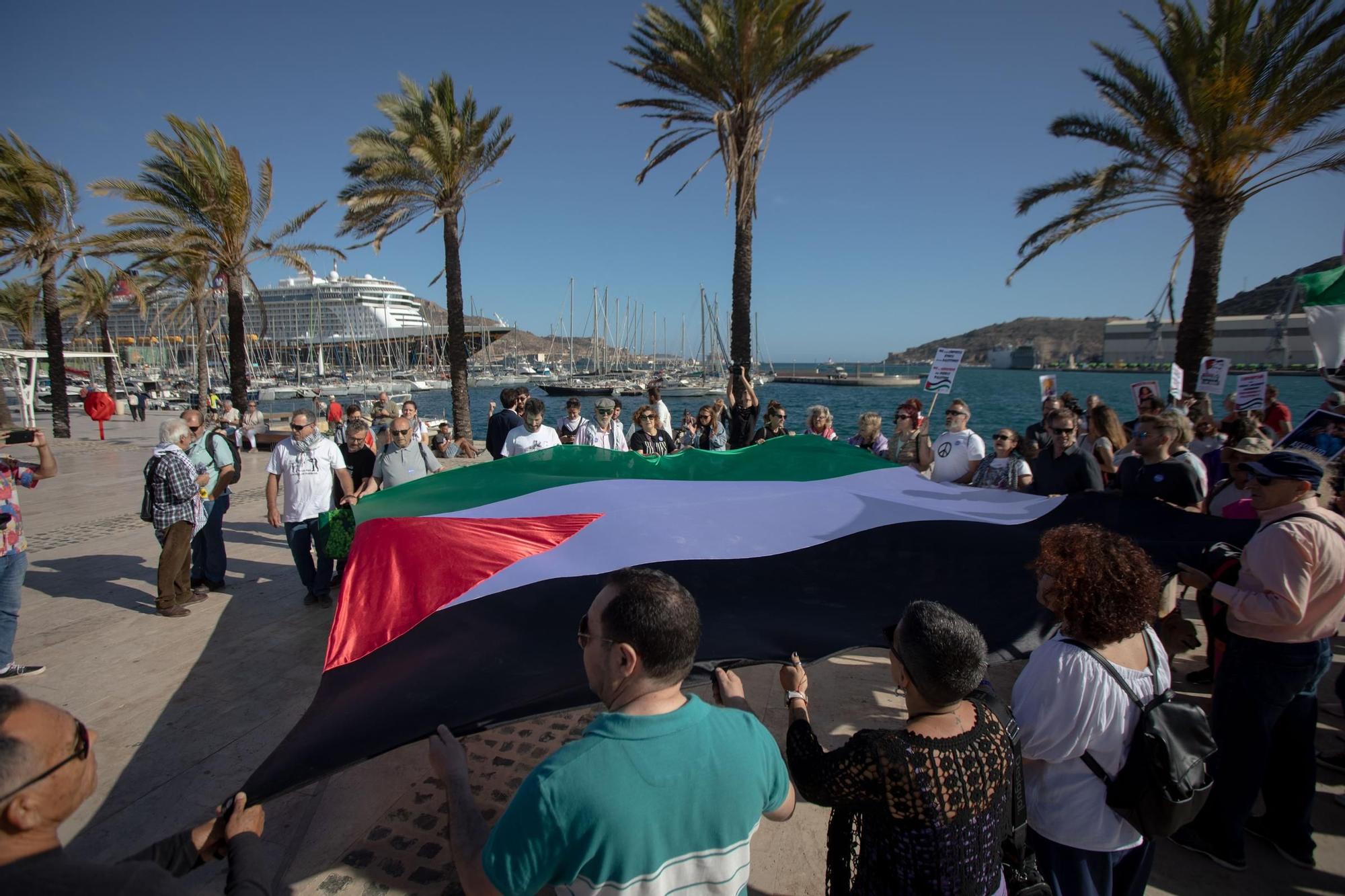 Protesta contra la llegada del buque Borkum a Cartagena