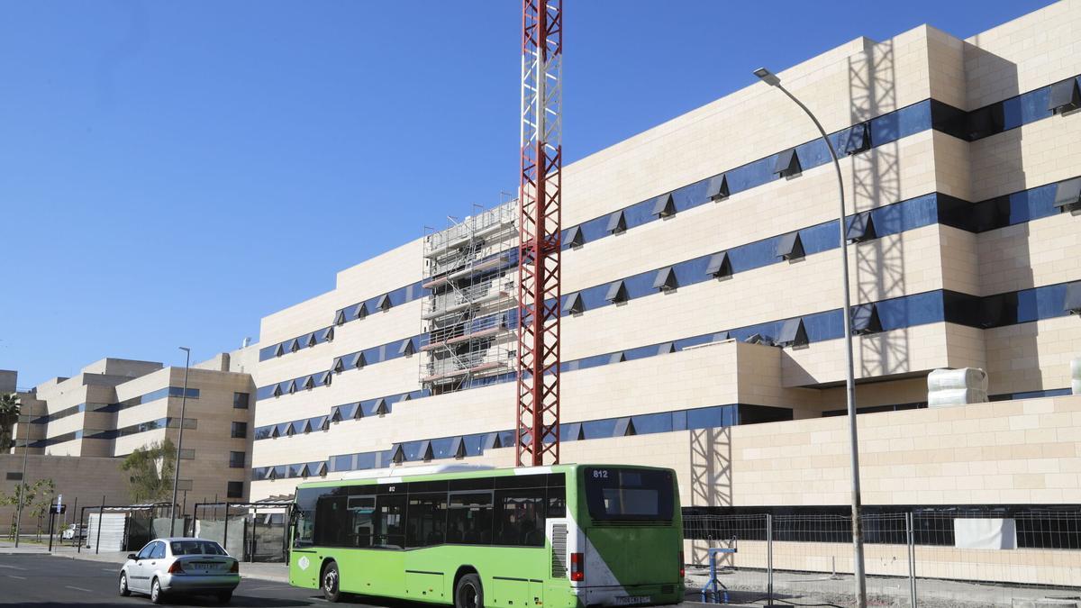 Edificio de consultas externas del Materno, que ya está casi acabado.