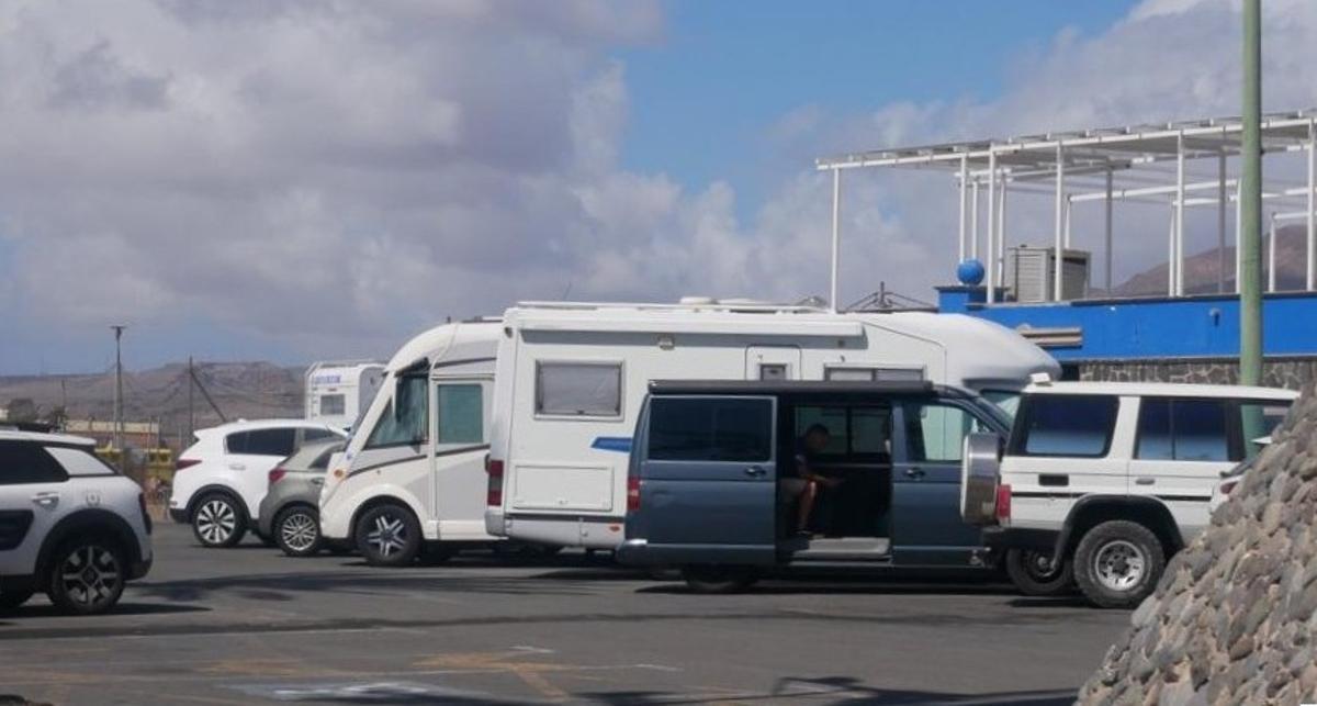 Caravanas en Castillo del Romeral.