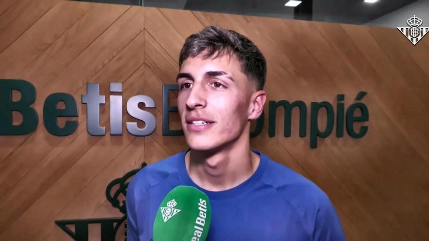 Facundo Bernal: "Tenía que aprovechar venir a una institución grande como lo es el Betis"