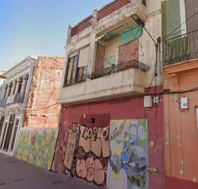 Así están las viviendas que subasta el ayuntamiento de València en el Cabanyal