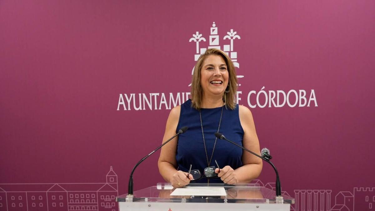 Eva Contador durante la rueda de prensa del balance de los talleres de verano de Participación Ciudadana