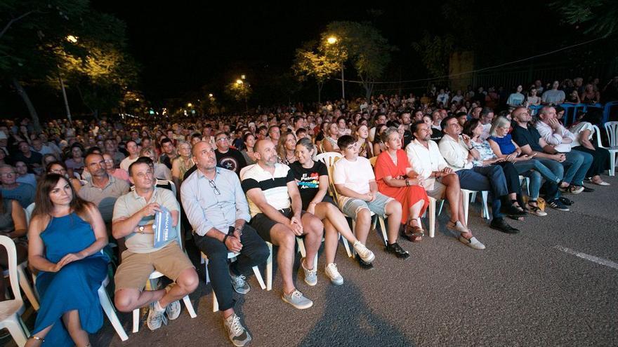Dos mil vecinos siguen en directo desde El Palmar el partido de Carlos Alcaraz