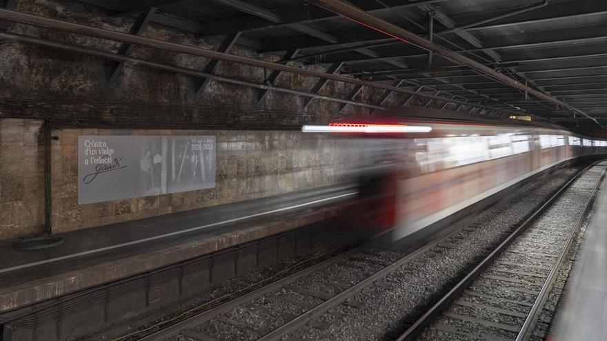 Un home mata presumptament el seu pare a Barcelona i intenta suïcidar-se al metro