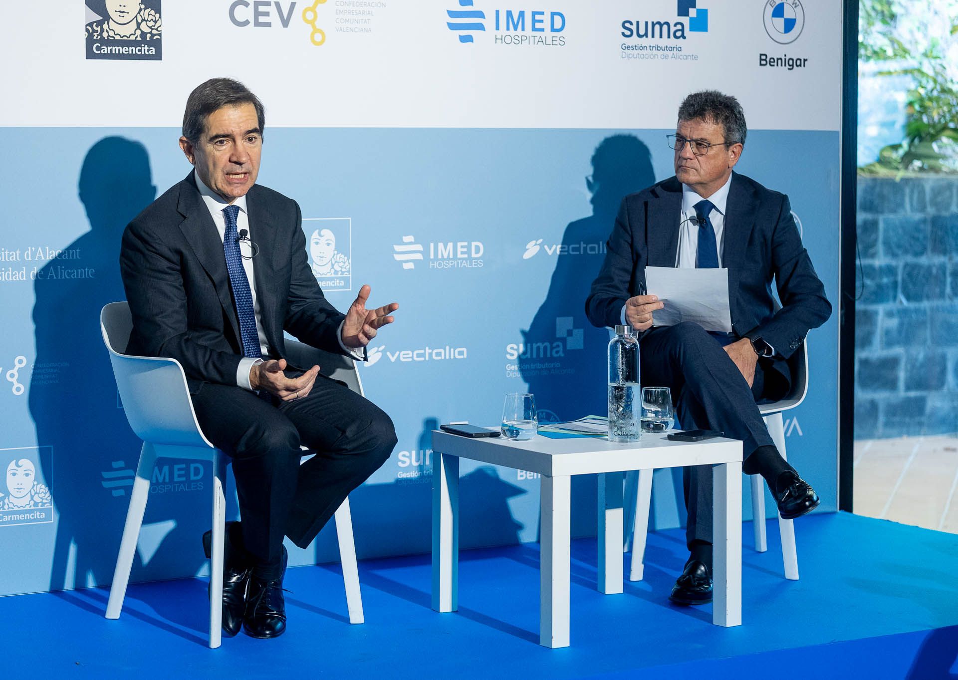 Las imágenes del Foro Alicante INFORMACION con el presidente del BBVA Carlos Torres Vila