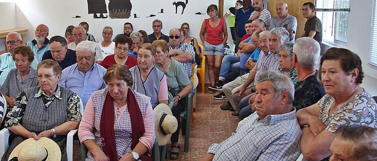 Imagen de archivo de vecinos de Montillón, en una jornada sobre las sofores, en 2019.