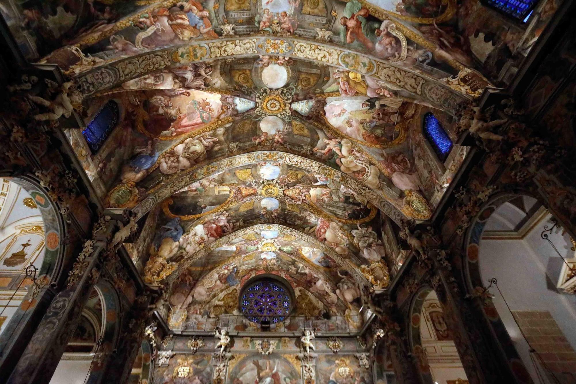 Asi son los frescos de la Parroquia de San Nicolas