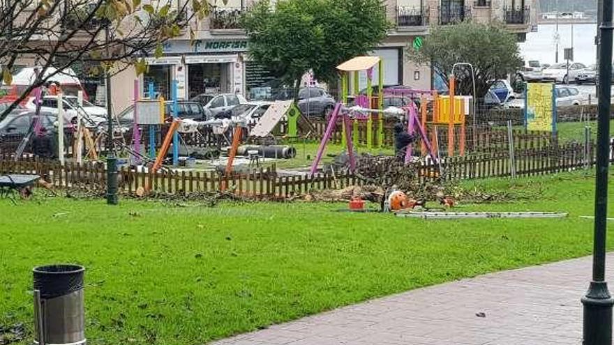 El parque de los Xardíns do Concello lleva varias semanas en obras.