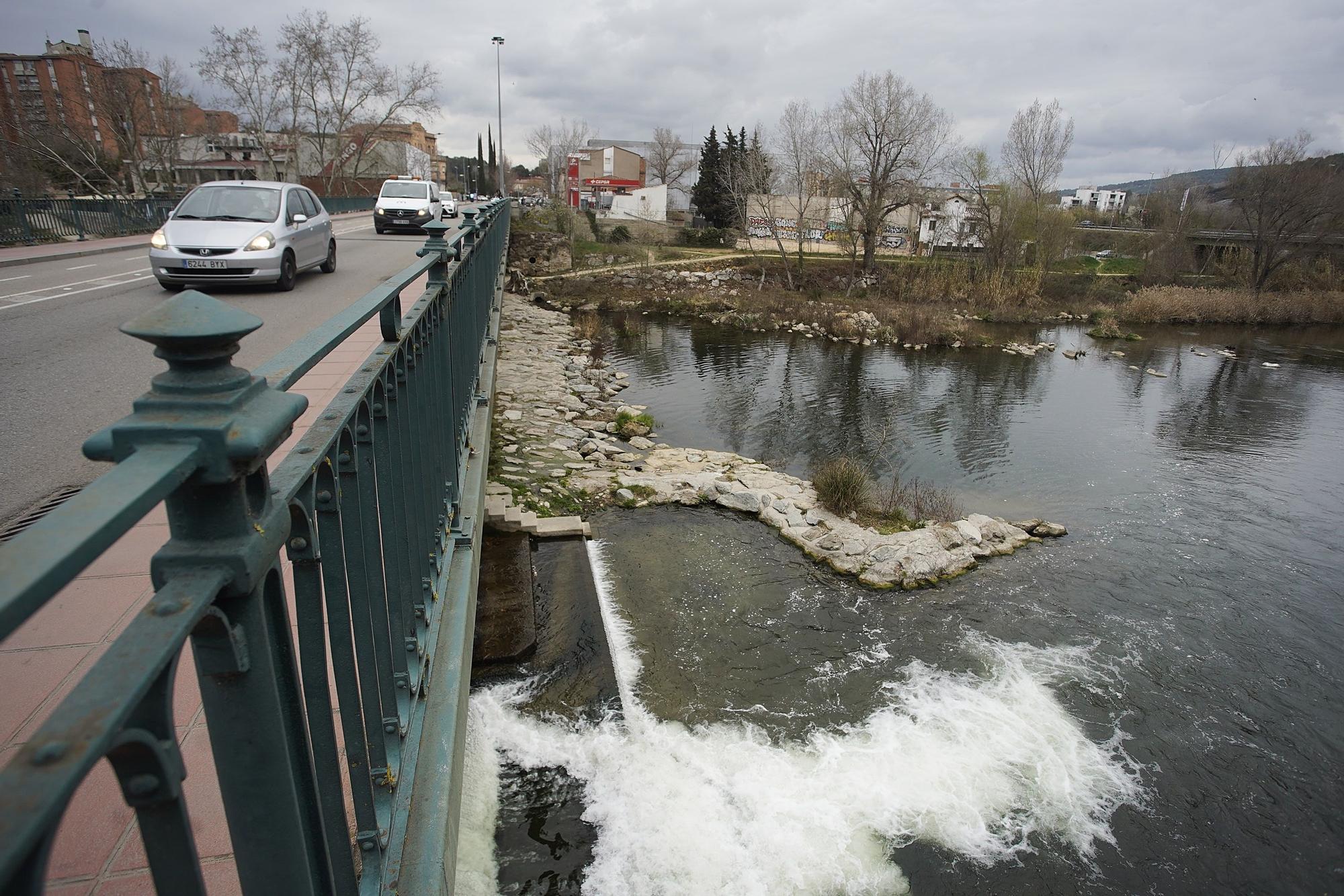 Girona adjudica la construcció del mur entre els ponts de la Barca i de França