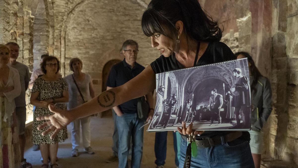 Un moment de les visites guiades al Castell de Cardona basada en el rodatge de ‘Campanades a mitjanit’