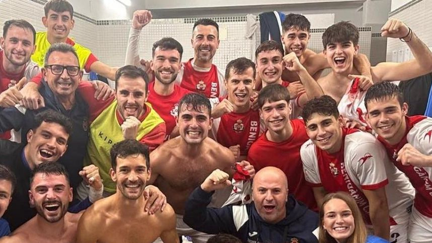 El Benigànim CF celebra la victoria ante el Calpe.