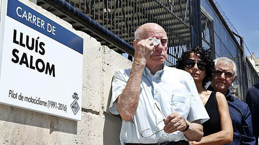 Antoni Salom se emocionó el día que se inauguró en Palma la calle en memoria de su nieto Luis.