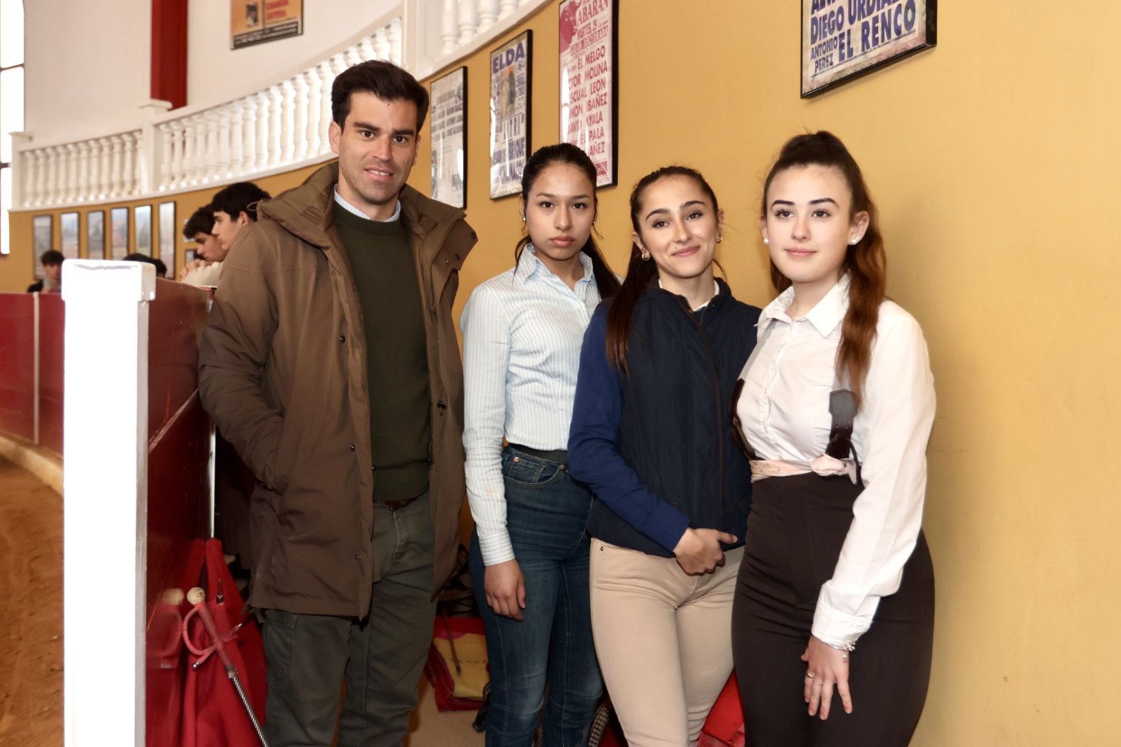 La Escuela Taurina de Alicante inicia el curso en la Ganadería de Nazario Ibáñez