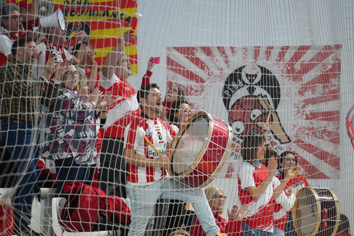 Integrantes de la Marea Rojiblanca.