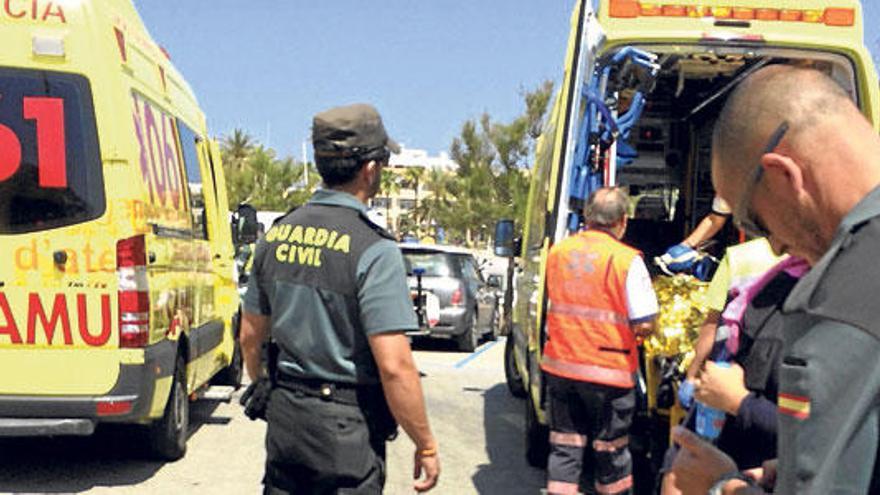 Los dos guardias civiles quemados siguen graves y estables en Vall d´Hebron