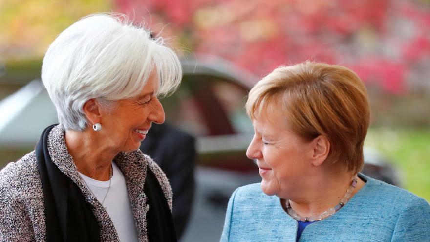 La presidenta del BCE, Christine Lagarde y la canciller alemana, Angela Merkel.