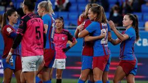 Lieke Martens en el Estadi Johan Cruyff ante el Sporting de Huelva