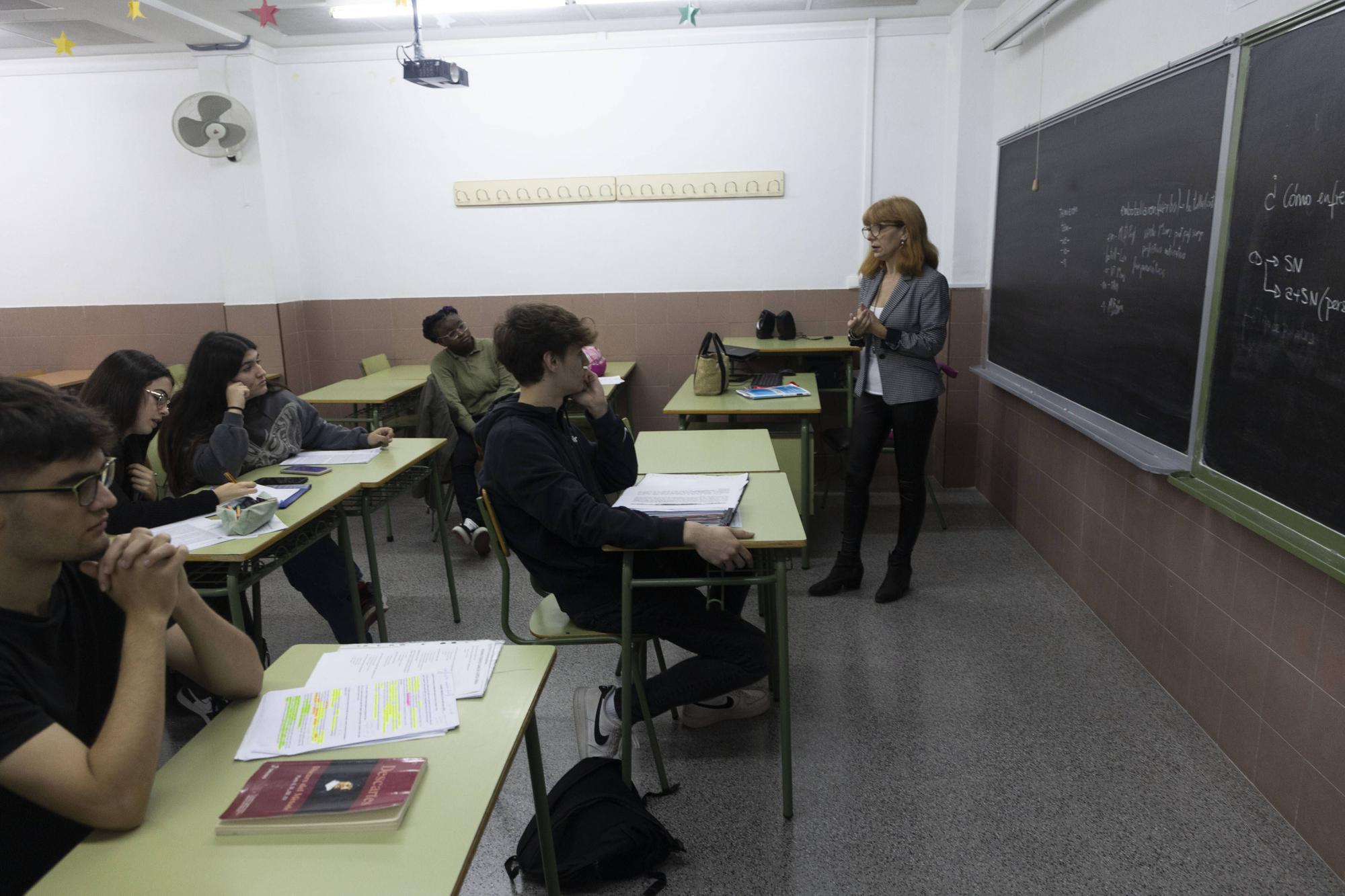 PAU 2023| Estudiantes valencianos se preparan para la selectividad: "Te lo juegas todo en tres días"