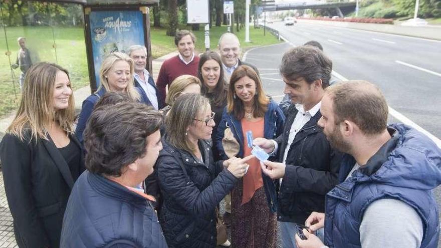 La candidata del PP por A Coruña se reúne con alcaldes de la comarca