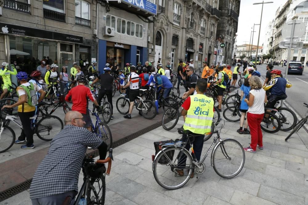 Marcha ciclista por la movilidad entre Vigo y Pontevedra