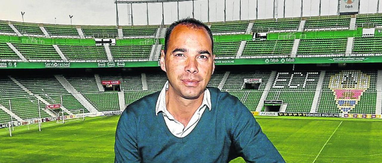 Jorge Cordero, ayer, en el palco del estadio Martínez Valero.