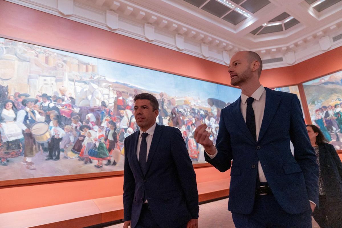 Carlos Mazón, ante la obra de Sorolla en la Hispanic Society de Nueva York.