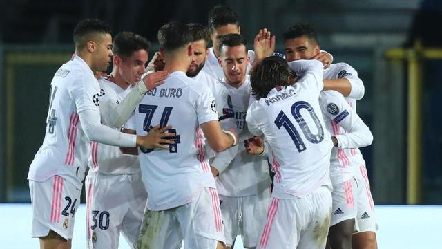 El Real Madrid tras su triunfo ante el Atalanta.