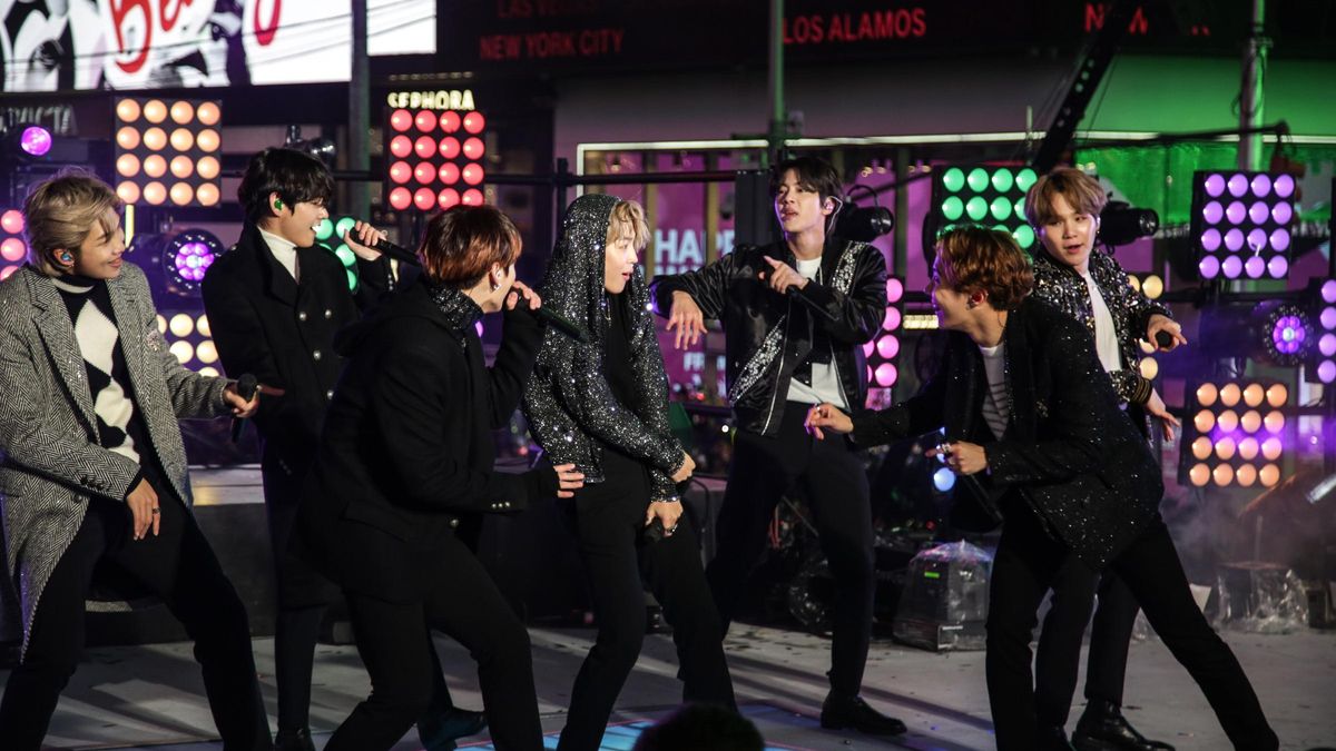 BTS, en la plaza Times Square de Nueva York.