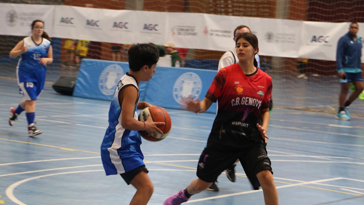 Jugadores del CB Genovés y de Aspromivise han formado un equipo para la liga de baloncesto inclusivo.