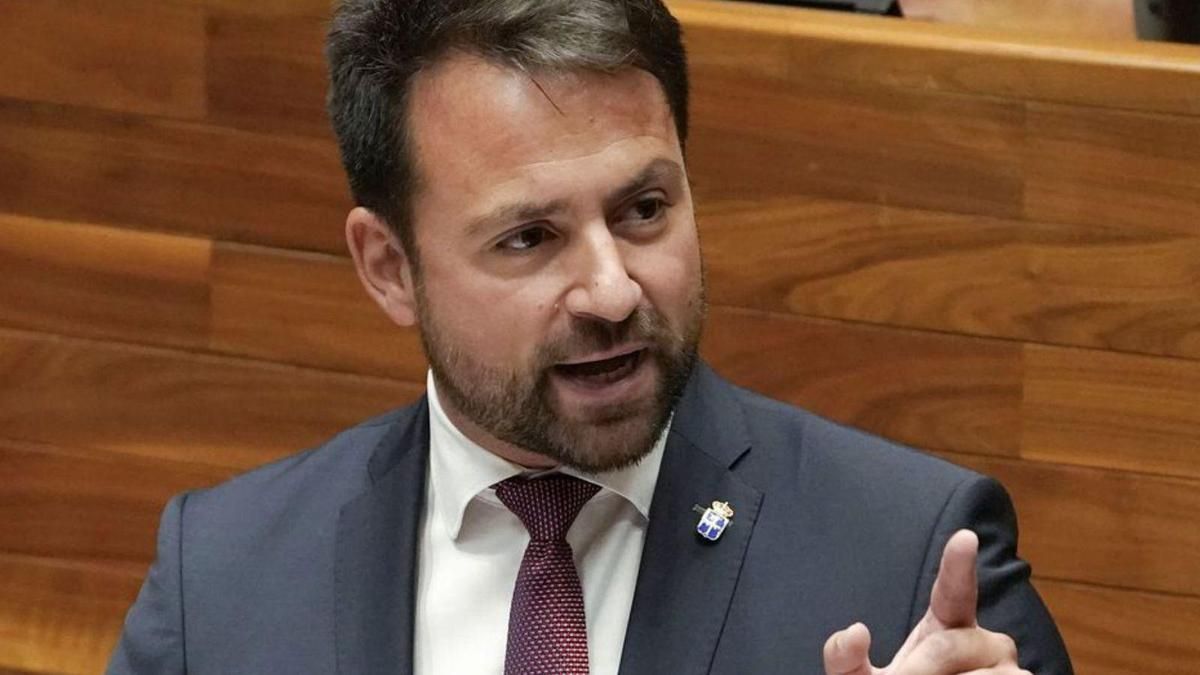 Álvaro Queipo, ayer, durante su intervención en la Junta. | P. P.